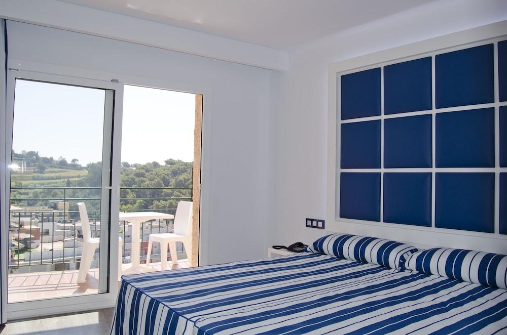 Alegria Sun Village 4*